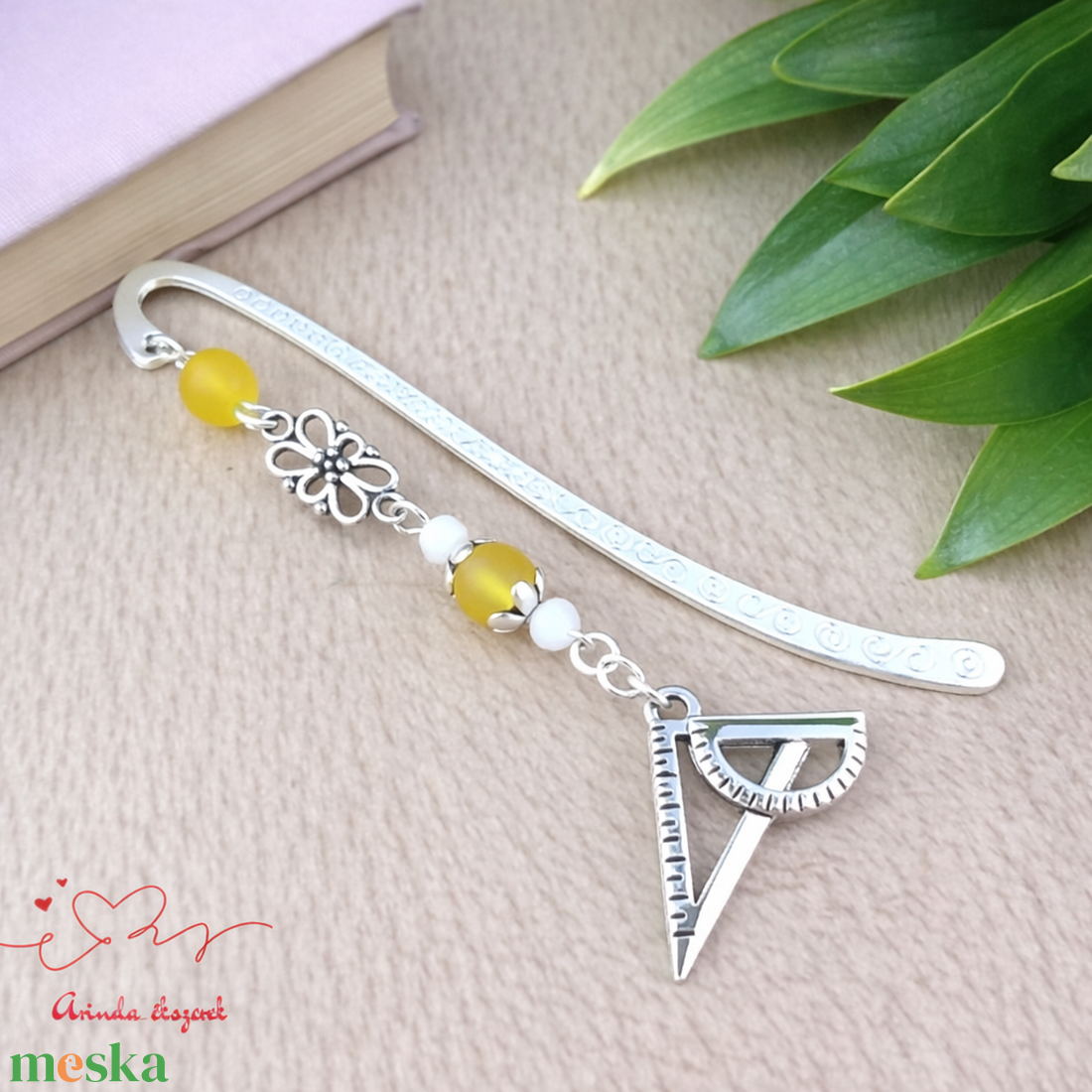 Vonalzó könyvjelző � sárga gyöngyökkel, kézzel készült tanári ajándék - könyv & zene - könyvjelző - Meska.hu