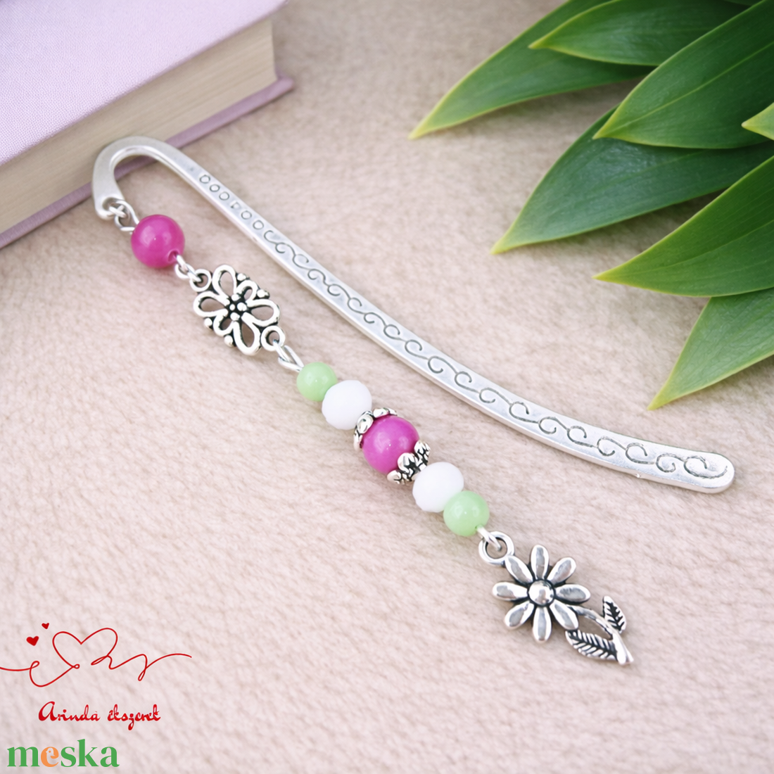 Virágos könyvjelző nőnapra � pink gyöngyökkel, kézzel készült ajándék - könyv & zene - könyvjelző - Meska.hu