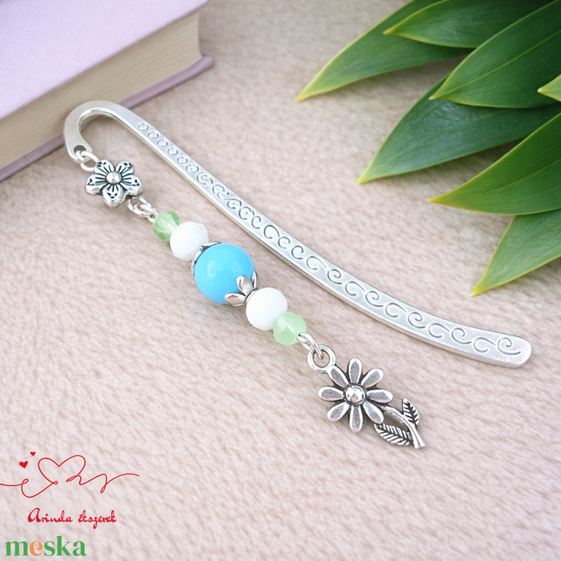 Virágos könyvjelző nőnapra � világoskék gyöngyökkel, kézzel készült ajándék - könyv & zene - könyvjelző - Meska.hu