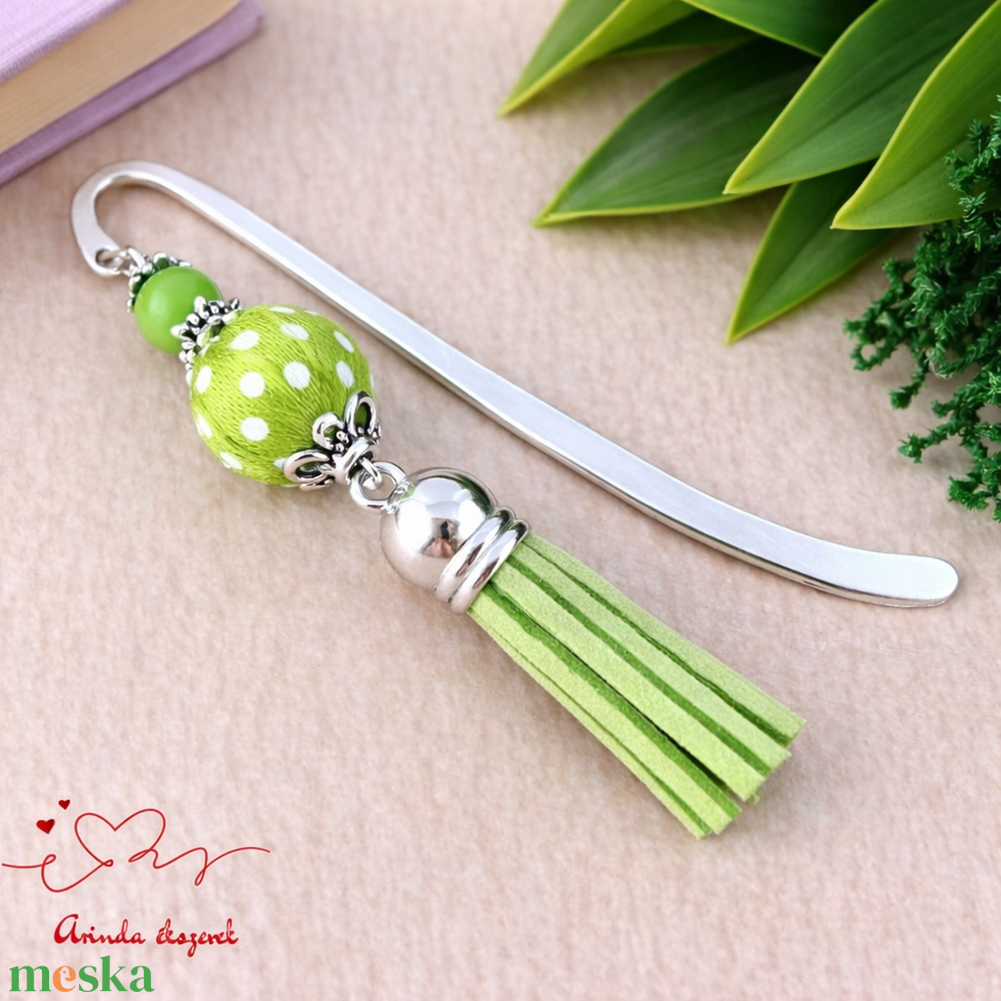 Zöld vidám pöttyös bojtos könyvjelző � kedves ajándék pedagógusnak  - könyv & zene - könyvjelző - Meska.hu