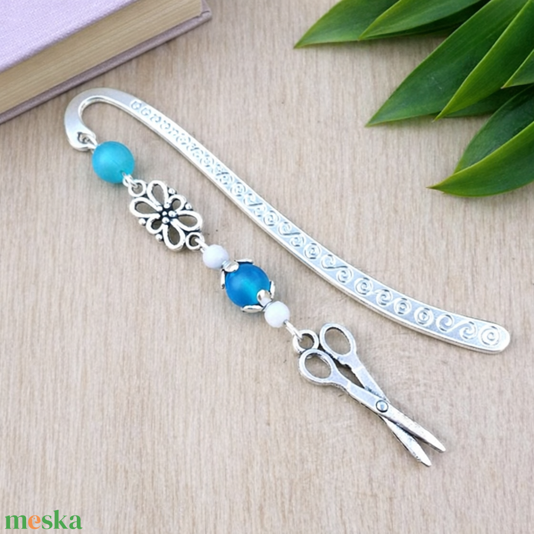 Világoskék ollós könyvjelző � kreatív ajándék kézimunkázóknak és alkotóknak - könyv & zene - könyvjelző - Meska.hu