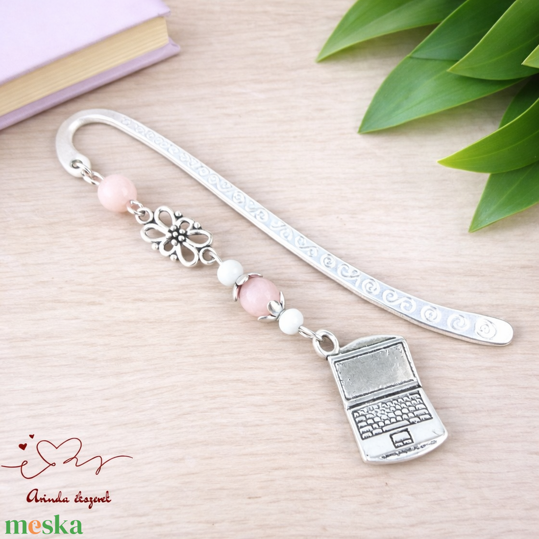 Rózsaszín laptop könyvjelző � kézzel készült ajándék tanárnak, pedagógusnak - könyv & zene - könyvjelző - Meska.hu