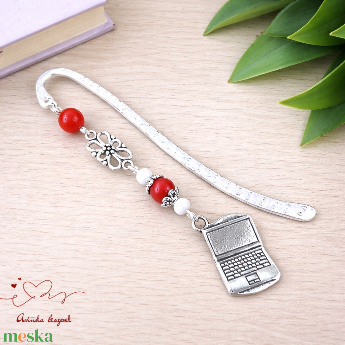 Piros laptop könyvjelző � kézzel készült ajándék tanárnak, pedagógusnak - könyv & zene - könyvjelző - Meska.hu