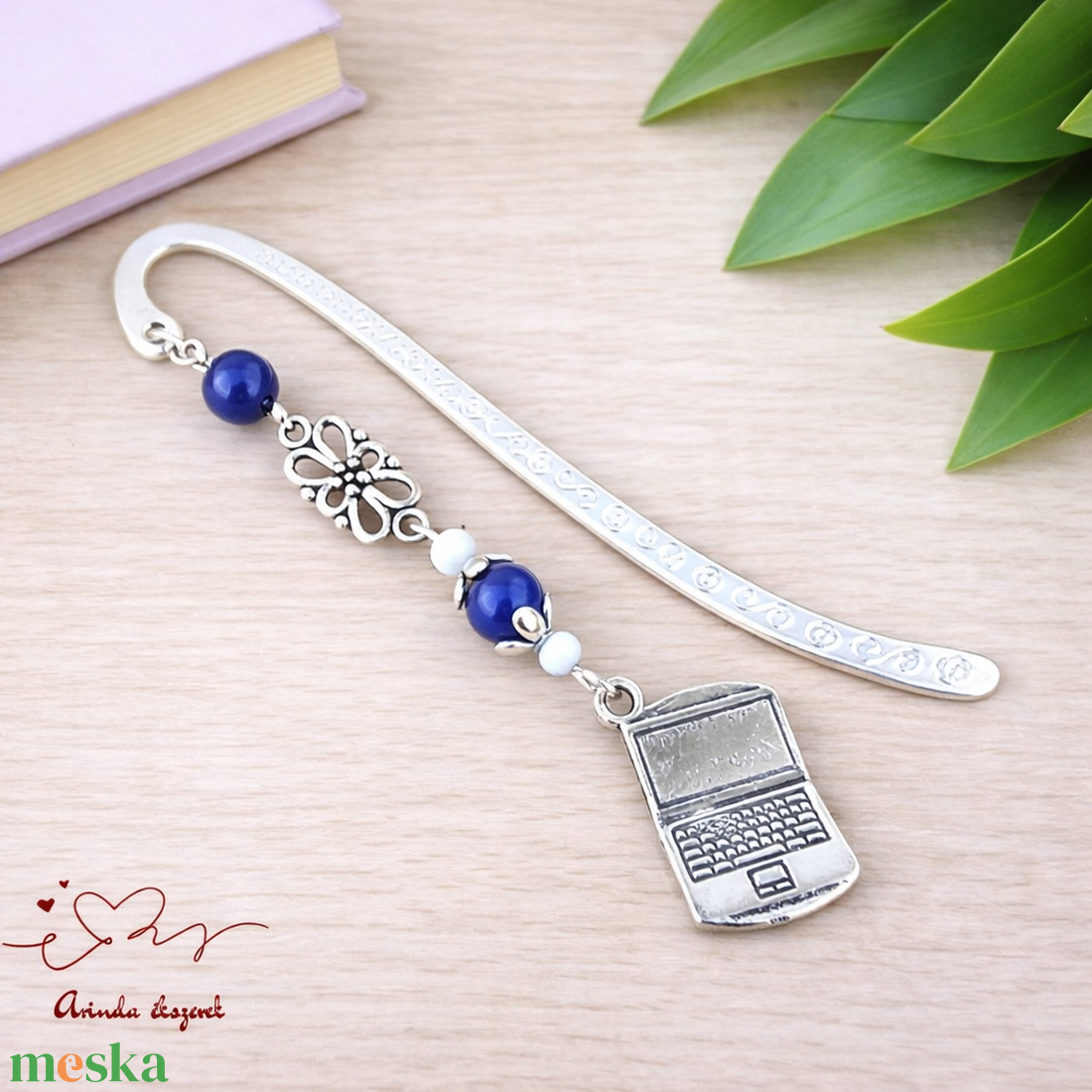 Sötétkék laptop könyvjelző � kézzel készült ajándék tanárnak, pedagógusnak - könyv & zene - könyvjelző - Meska.hu