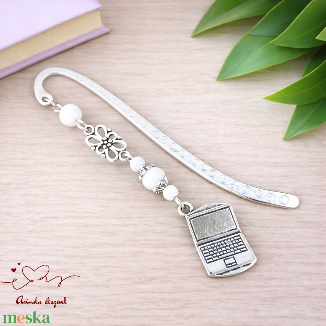 Fehér laptop könyvjelző � kézzel készült ajándék tanárnak, pedagógusnak - könyv & zene - könyvjelző - Meska.hu