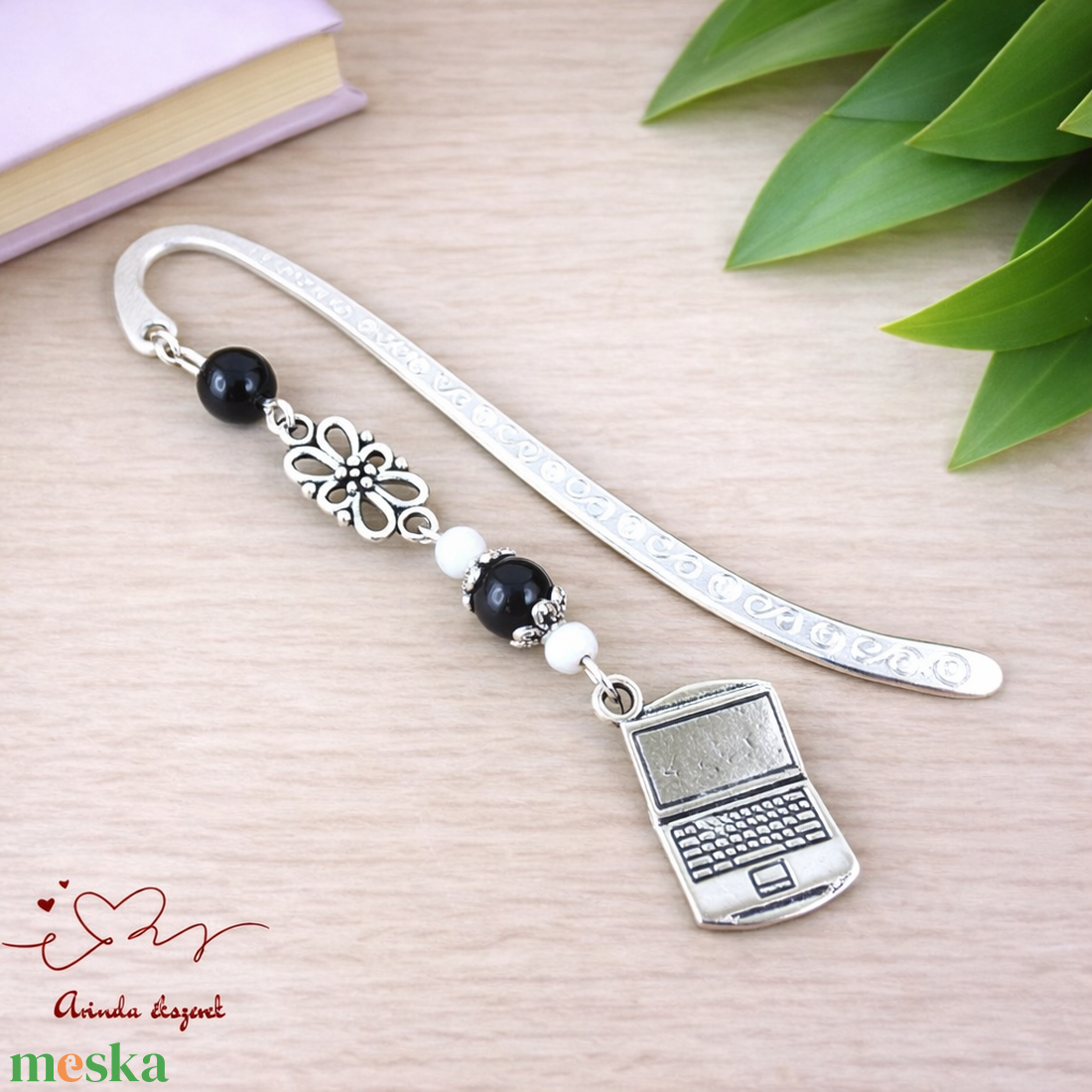 Fekete laptop könyvjelző � kézzel készült ajándék tanárnak, pedagógusnak - könyv & zene - könyvjelző - Meska.hu