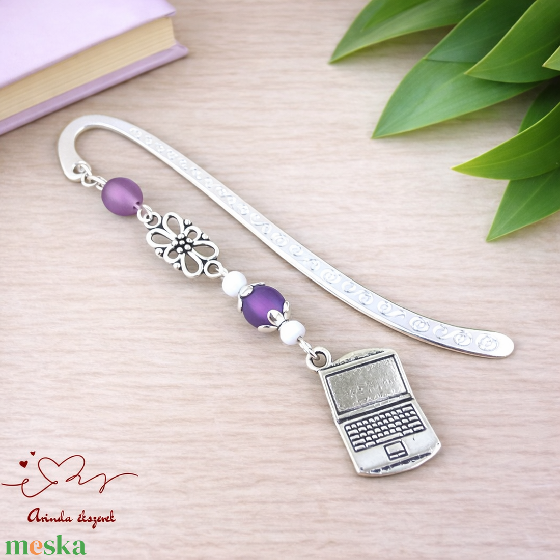 Lila laptop könyvjelző � kézzel készült ajándék tanárnak, pedagógusnak - könyv & zene - könyvjelző - Meska.hu