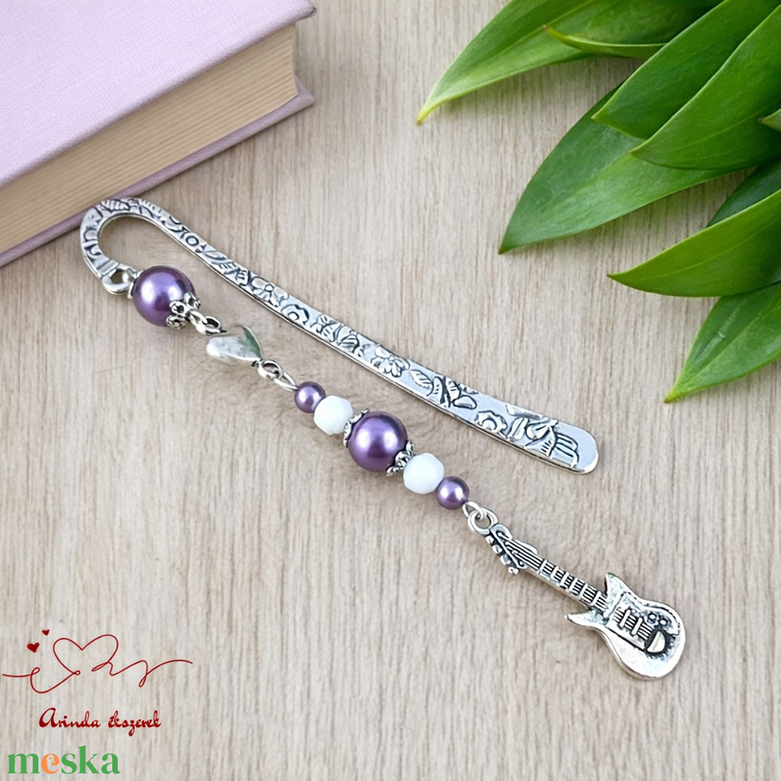 Lila gitáros könyvjelző � egyedi, kézműves ajándék zenekedvelőknek - könyv & zene - könyvjelző - Meska.hu