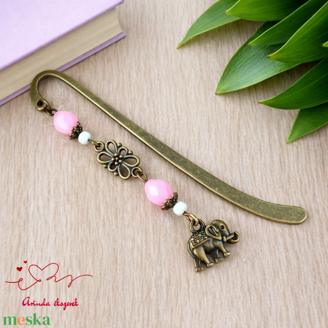Elefánt medálos könyvjelző rózsaszín gyöngyökkel � szerencsét hozó ajándék - könyv & zene - könyvjelző - Meska.hu