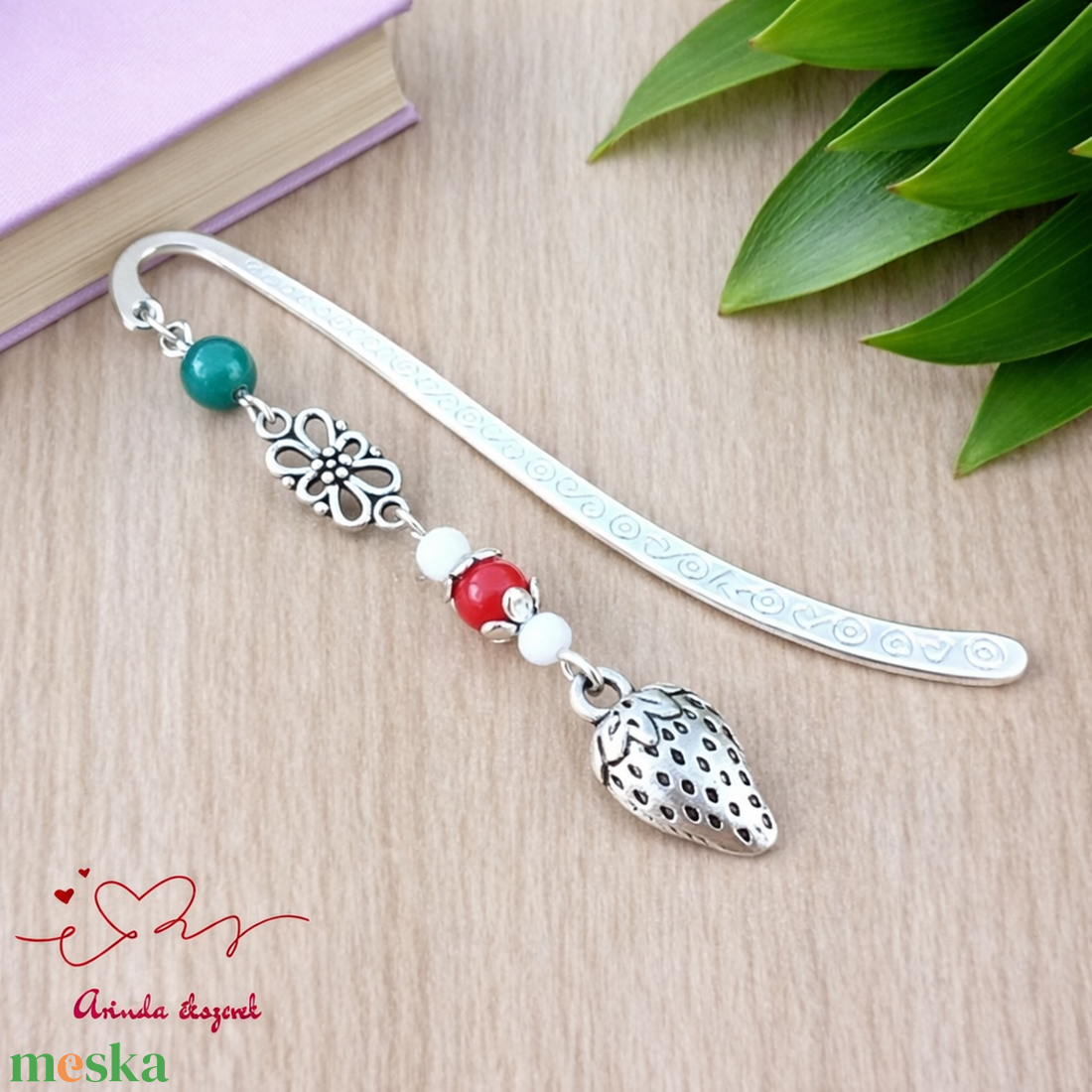 Eper medálos könyvjelző � kedves, természetes ajándék - könyv & zene - könyvjelző - Meska.hu