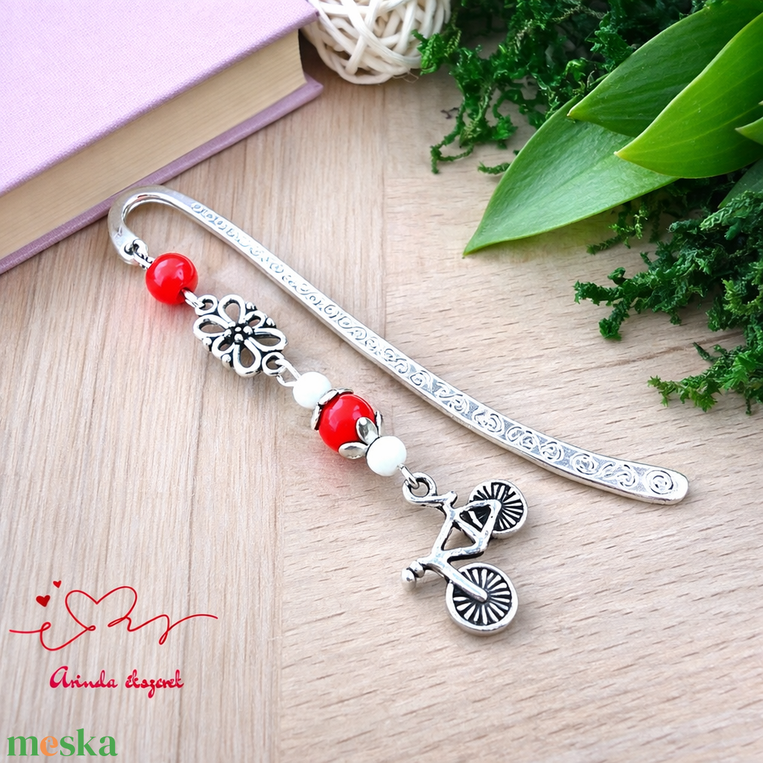 Biciklis könyvjelző � sportos, természetkedvelő ajándék szülinapra, névnapra piros gyöngyökkel - könyv & zene - könyvjelző - Meska.hu