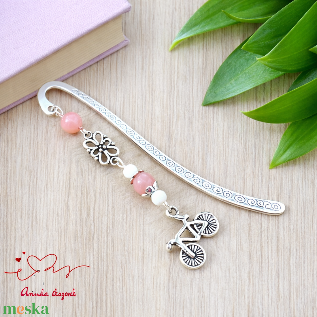 Biciklis könyvjelző � sportos, természetkedvelő ajándék szülinapra, névnapra rózsaszín gyöngyökkel - könyv & zene - könyvjelző - Meska.hu