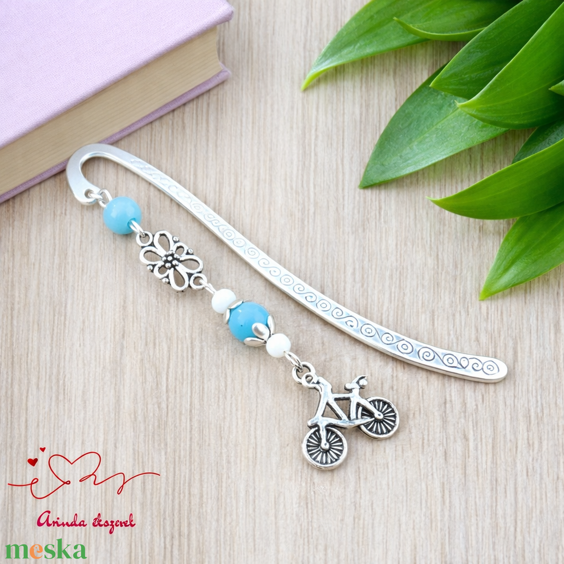 Biciklis könyvjelző � sportos, természetkedvelő ajándék szülinapra, névnapra kék gyöngyökkel - könyv & zene - könyvjelző - Meska.hu
