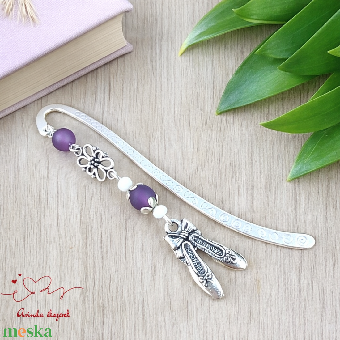 Balettcipő könyvjelző lila-fehér gyöngyökkel � elegáns ajándék táncosoknak, balett rajongóknak - könyv & zene - könyvjelző - Meska.hu