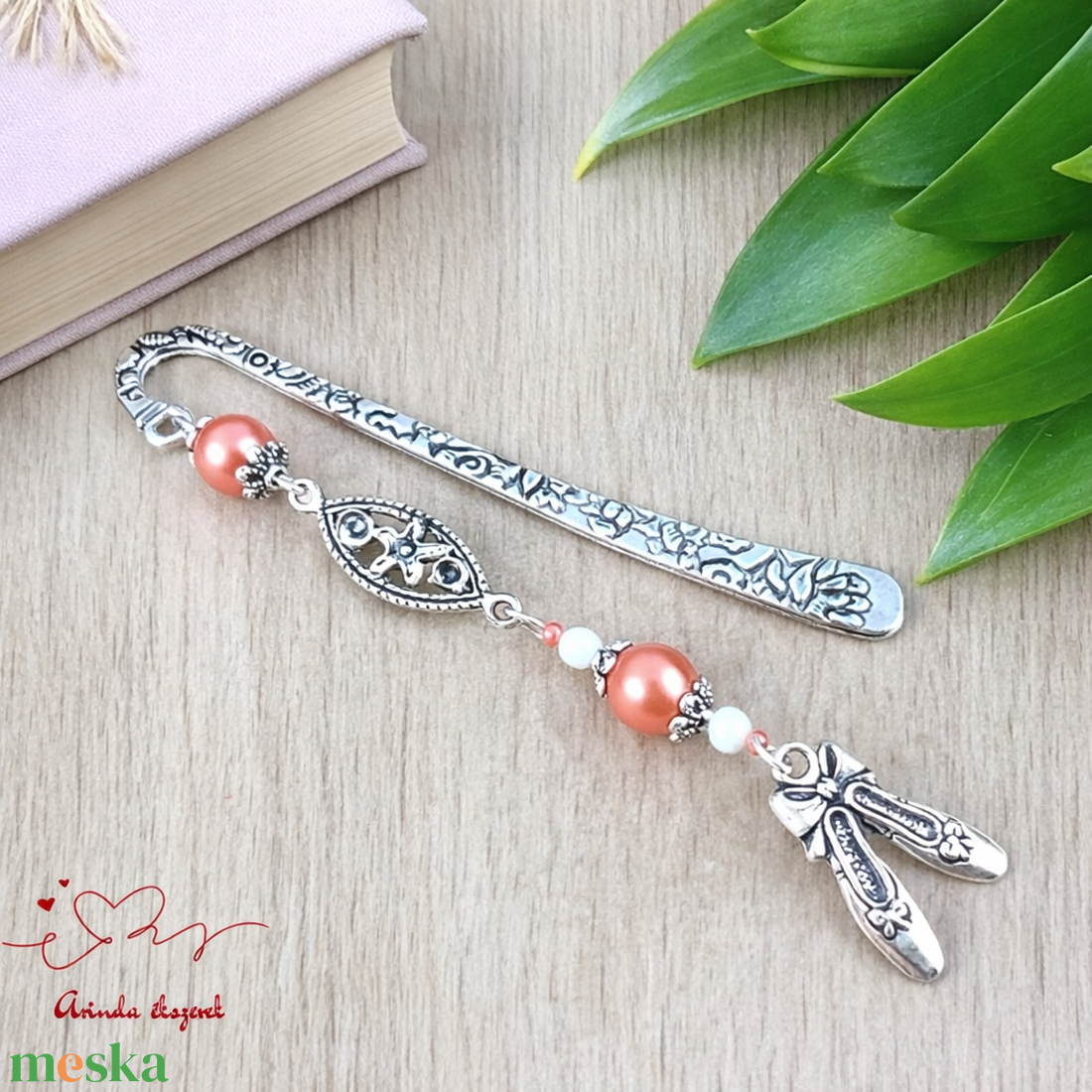 Balettcipő könyvjelző narancs-fehér gyöngyökkel � elegáns ajándék táncosoknak, balett rajongóknak - könyv & zene - könyvjelző - Meska.hu