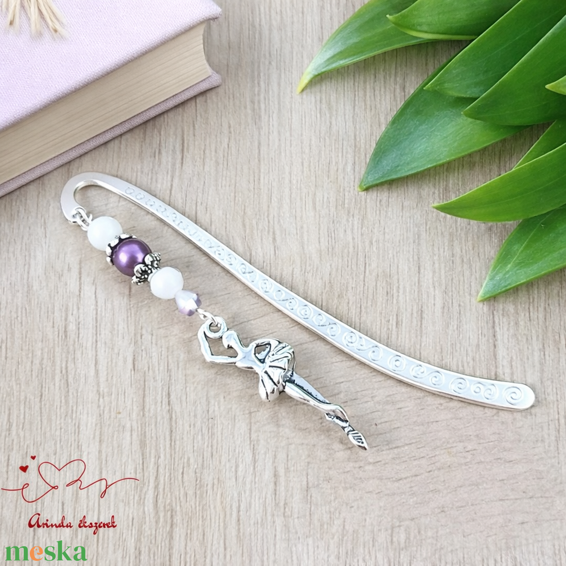 Balerina könyvjelző lila-fehér gyöngyökkel � elegáns ajándék táncosoknak, balett rajongóknak - könyv & zene - könyvjelző - Meska.hu