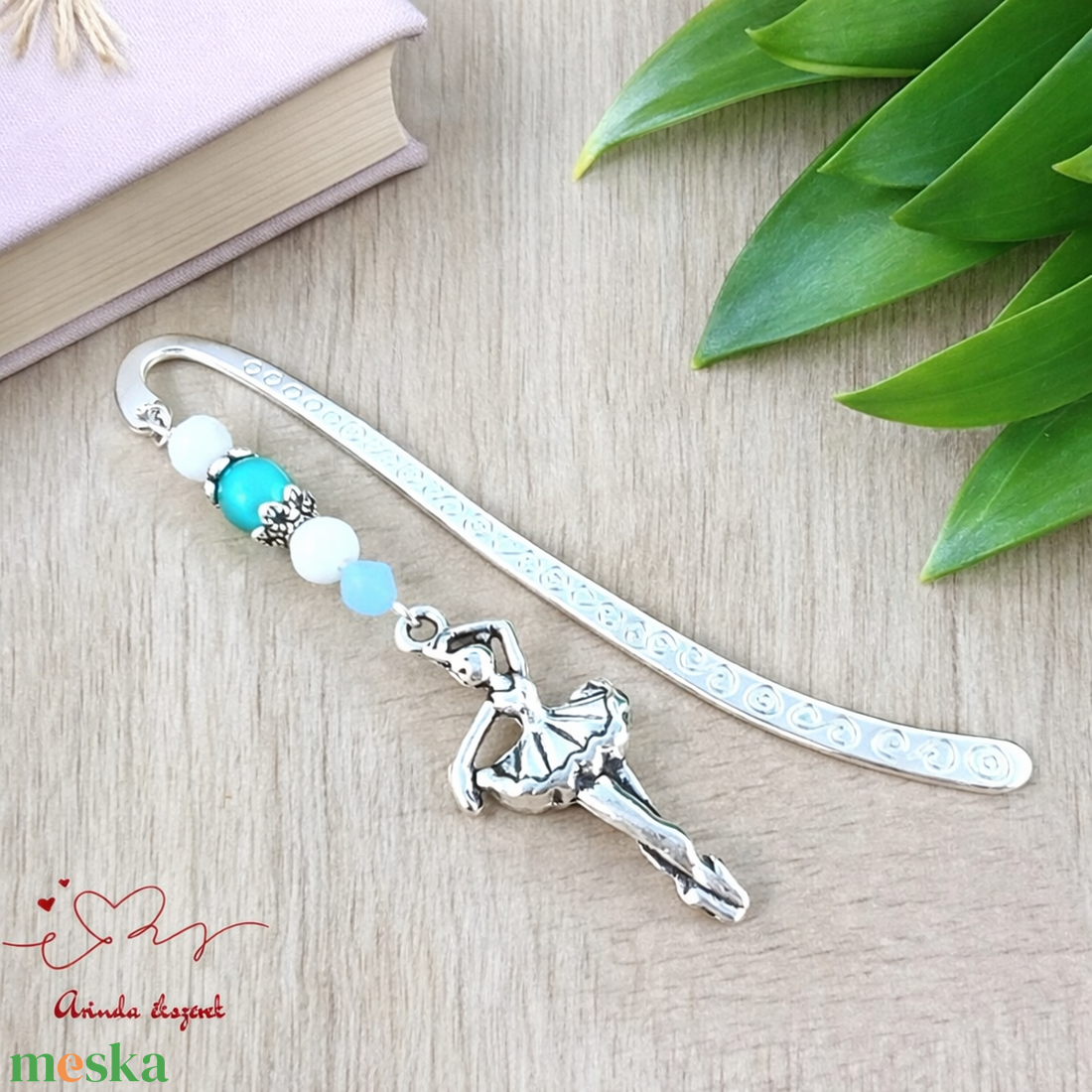 Balerina könyvjelző kék-fehér gyöngyökkel � elegáns ajándék táncosoknak, balett rajongóknak - könyv & zene - könyvjelző - Meska.hu