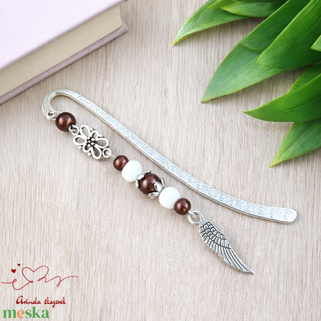 Angyalszárny könyvjelző  barna gyöngyökkel - kézzel készült ajándék könyvszeretőknek - könyv & zene - könyvjelző - Meska.hu