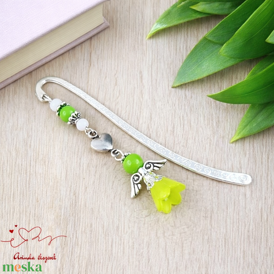 Angyal könyvjelző zöld gyöngyökkel - meghitt karácsonyi ajándék könyvszeretőknek - könyv & zene - könyvjelző - Meska.hu