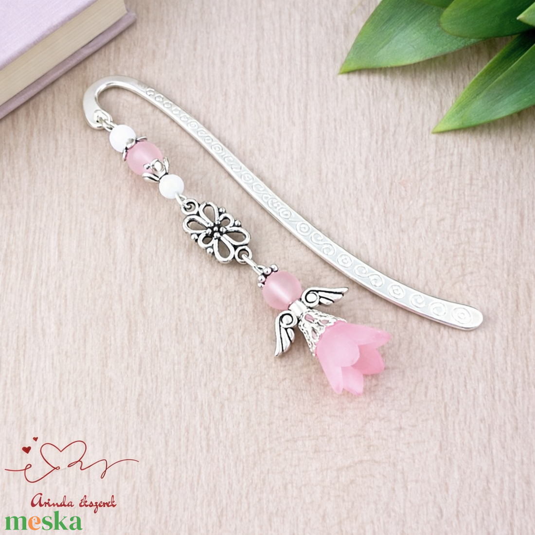 Angyal könyvjelző rózsaszín gyöngyökkel - meghitt karácsonyi ajándék könyvszeretőknek - könyv & zene - könyvjelző - Meska.hu