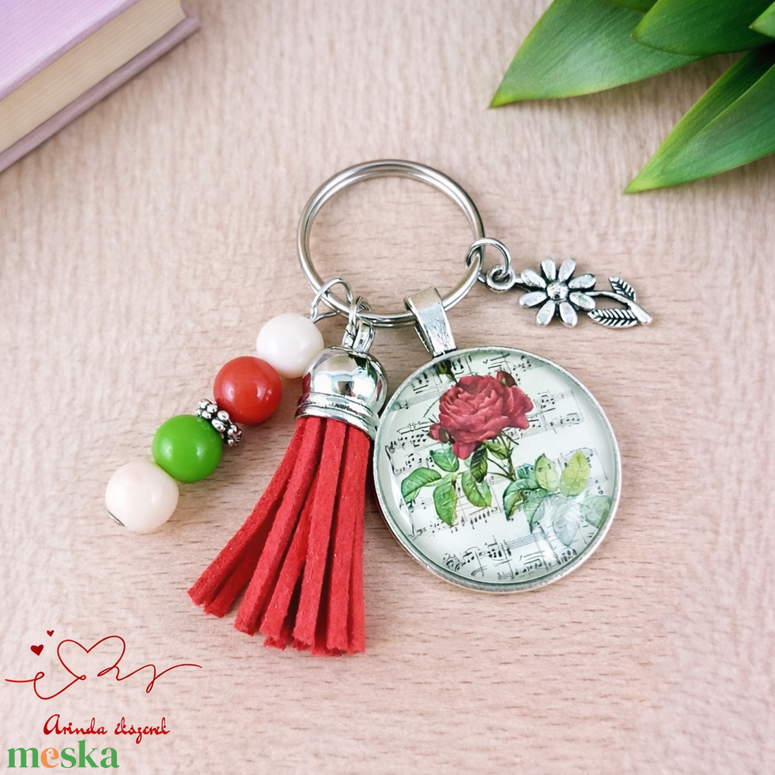 Romantikus rózsás üveglencsés kulcstartó piros bojttal � virágos ajándék nőknek - táska & tok - kulcstartó & táskadísz - kulcstartó - Meska.hu
