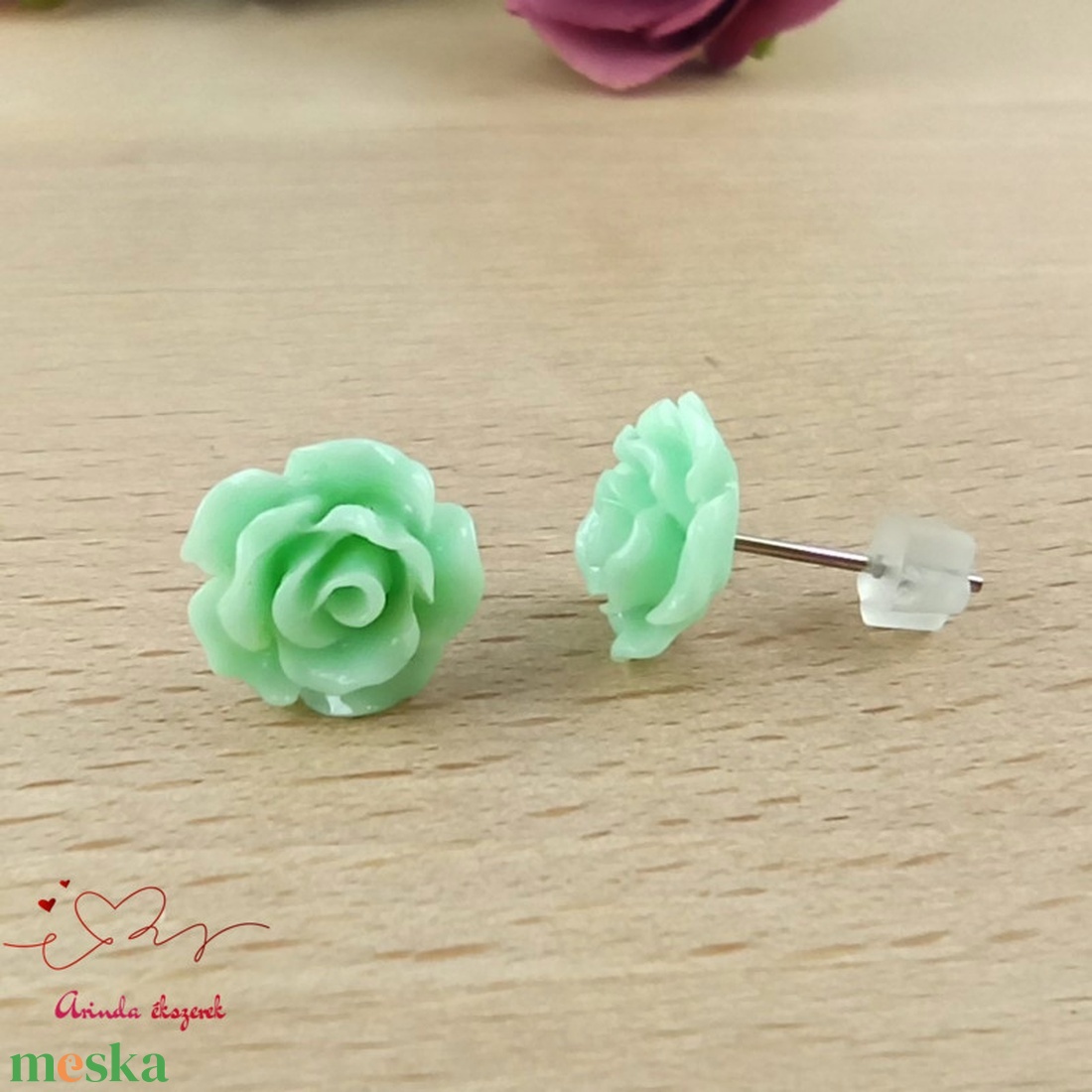Menta rózsás bedugós fülbevaló � 10 mm, nemesacél alapú elegáns virág ékszer - ékszer - fülbevaló - pötty fülbevaló - Meska.hu