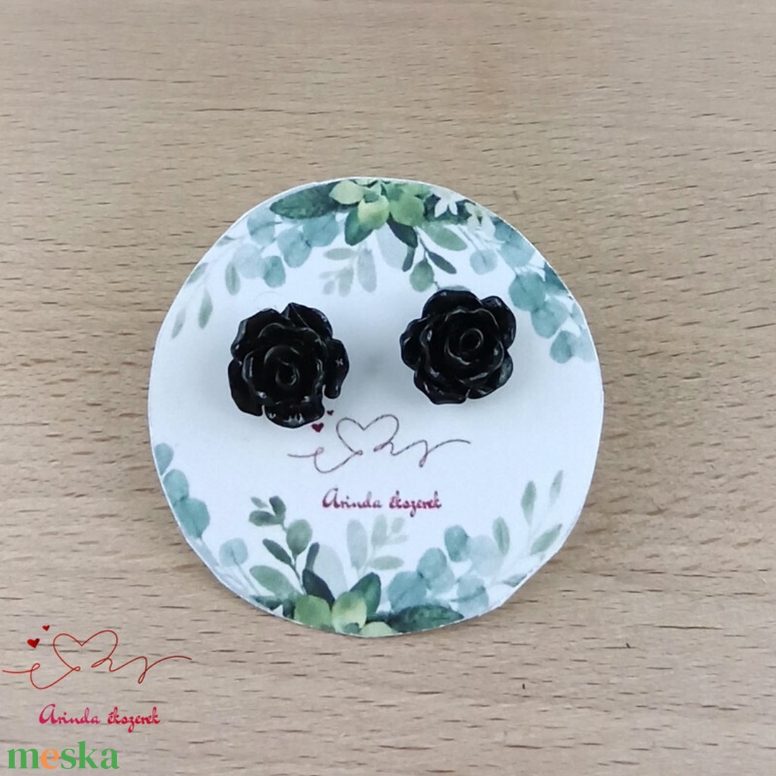 Fekete rózsás bedugós fülbevaló � 10 mm, nemesacél alapú elegáns virág ékszer - ékszer - fülbevaló - pötty fülbevaló - Meska.hu