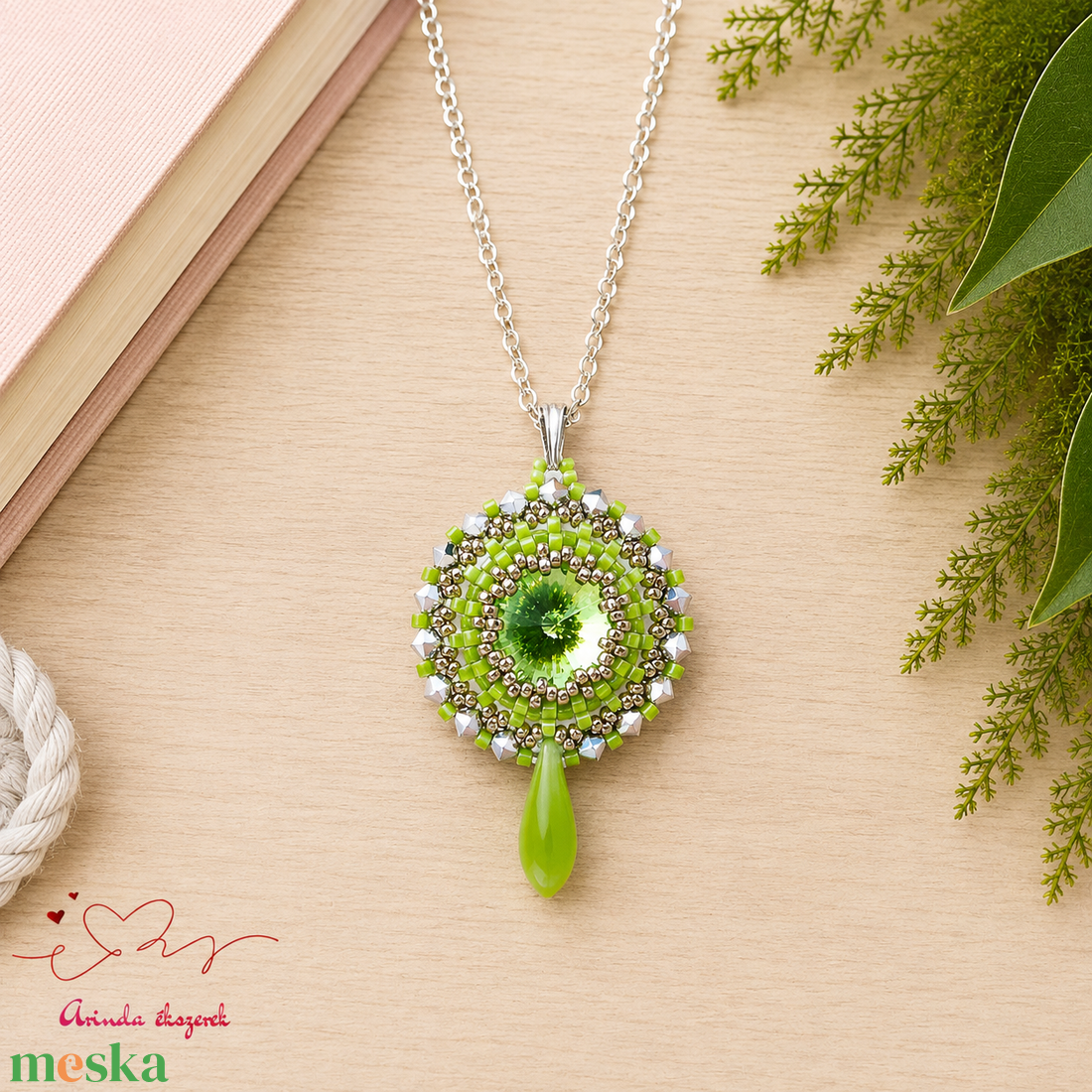 Csillogó álmok világoszöld swarovski nyaklánc egyedi kristály esküvő alkalmi koszorúslány örömanya menyasszony násznagy - esküvő - ékszer - nyaklánc - Meska.hu