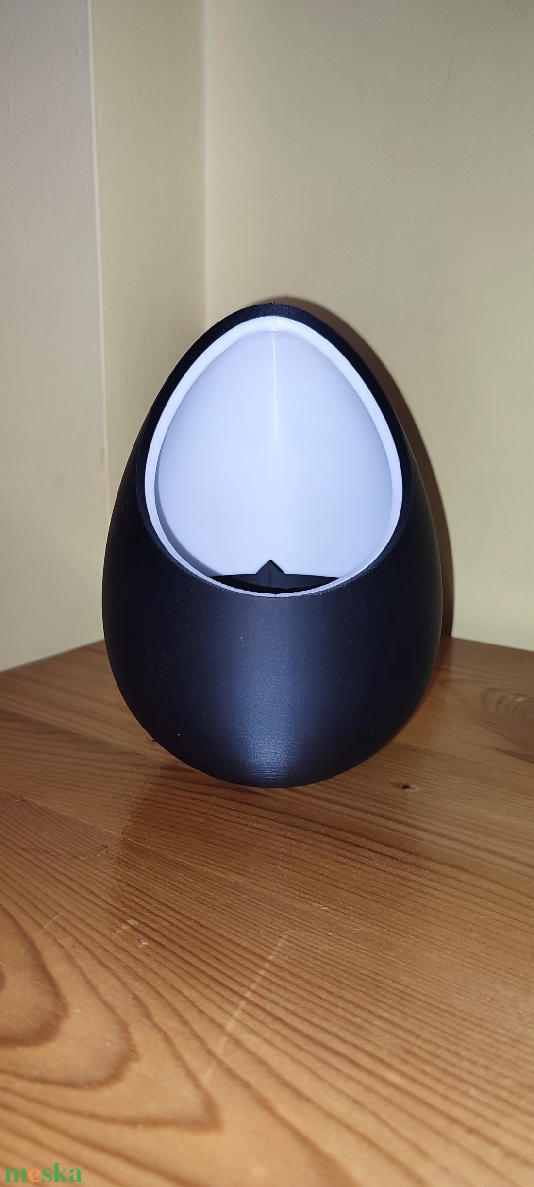 Dísznövény ültető tojás - Fekete-Fehér - otthon & életmód - virágdekoráció - virágtartó - Meska.hu