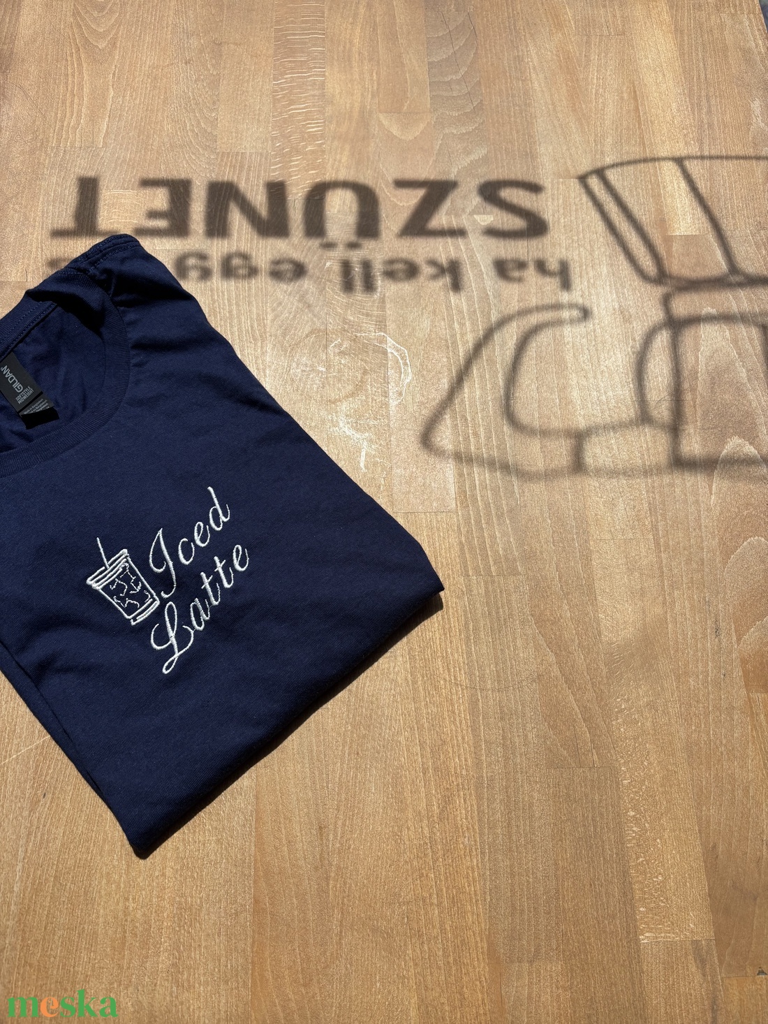 Iced Latte póló, Jeges Latte póló - ruha & divat - női ruha - póló, felső - Meska.hu