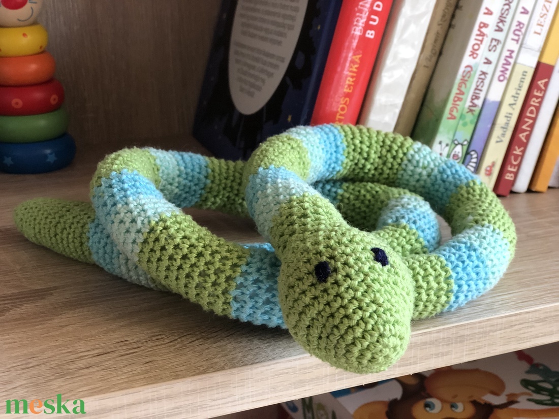 Horgolt 1 méteres csíkos kígyó - játék & sport - plüssállat & játékfigura - más figura - Meska.hu