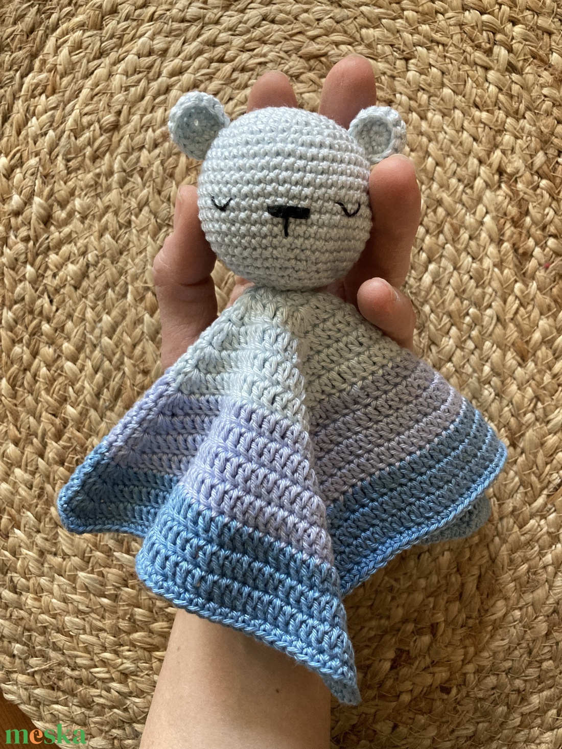 Horgolt macis alvóka, szundikendő - játék & sport - Meska.hu