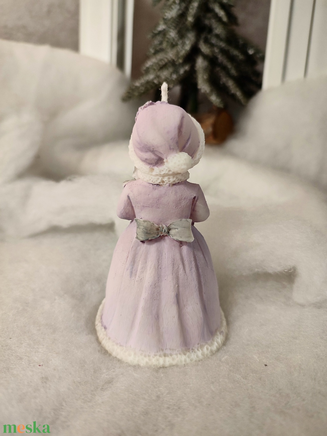 Kézműves karácsonyi gyertyák,  retro lány télikabátban - karácsony - karácsonyi lakásdekoráció - karácsonyi illatgyertya, mécses - Meska.hu  Kézműves karácsonyi gyertyák,  retro lány télikabátban - karácsony - karácsonyi lakásdekoráció - karácsonyi illatgyertya, mécses - Meska.hu