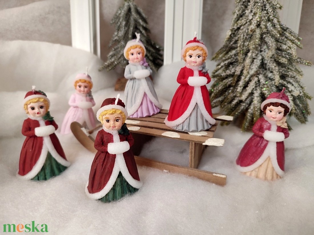 Kézműves karácsonyi gyertyák,  retro lány télikabátban - karácsony - karácsonyi lakásdekoráció - karácsonyi illatgyertya, mécses - Meska.hu  Kézműves karácsonyi gyertyák,  retro lány télikabátban - karácsony - karácsonyi lakásdekoráció - karácsonyi illatgyertya, mécses - Meska.hu