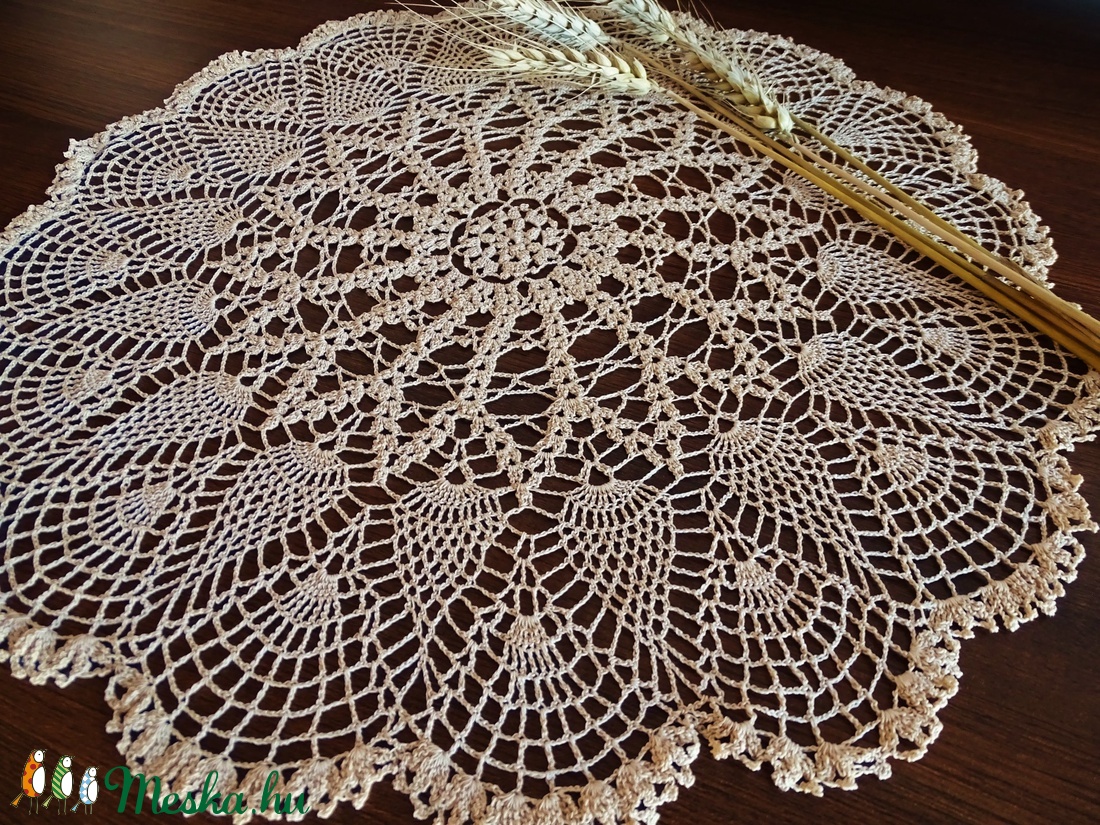 Horgolt csipketerítő 38 cm átmérőjű, bézs színben - otthon & életmód - dekoráció - Meska.hu Horgolt csipketerítő 38 cm átmérőjű, bézs színben - otthon & életmód - dekoráció - Meska.hu