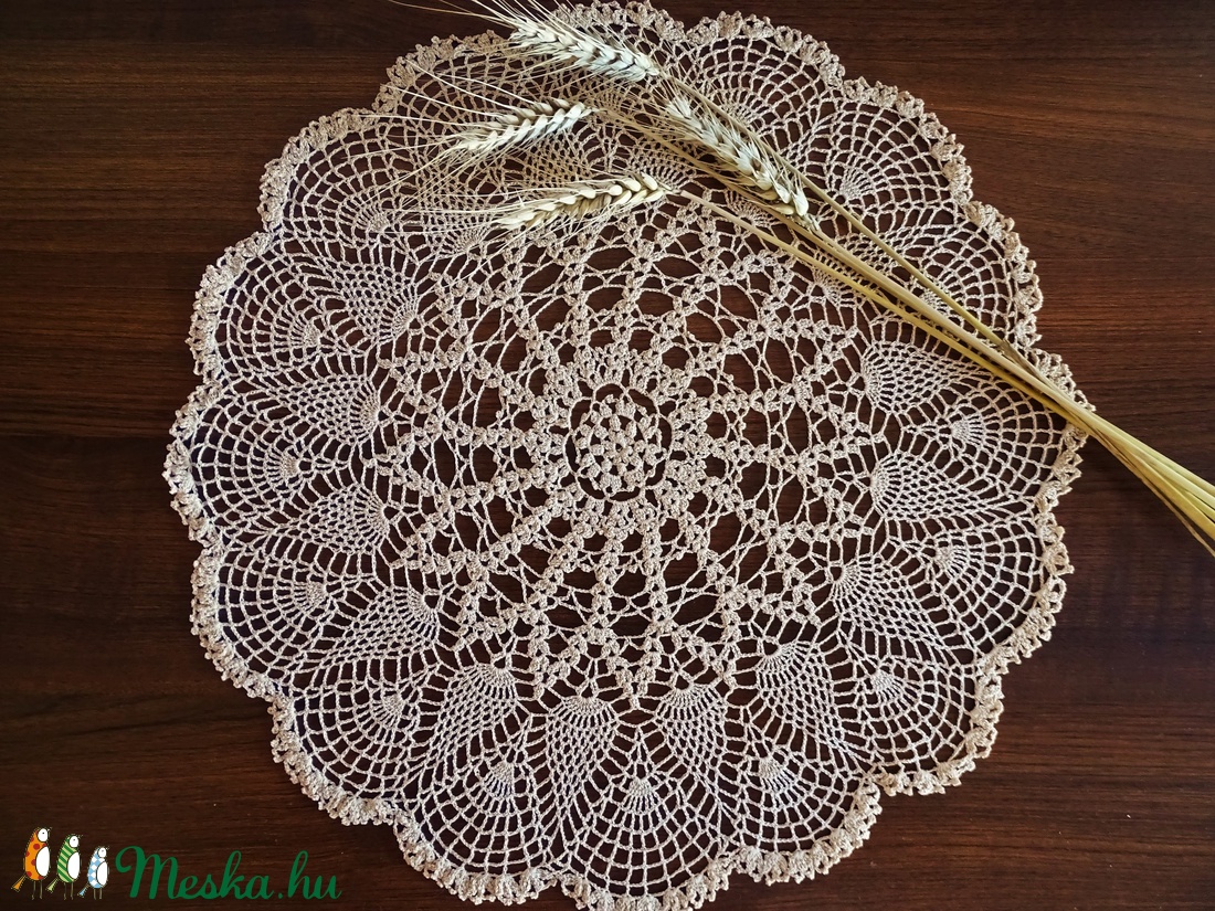 Horgolt csipketerítő 38 cm átmérőjű, bézs színben - otthon & életmód - dekoráció - Meska.hu Horgolt csipketerítő 38 cm átmérőjű, bézs színben - otthon & életmód - dekoráció - Meska.hu