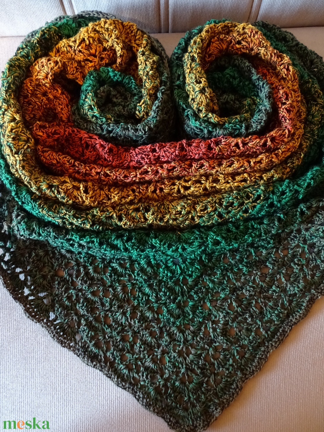 Karácsony színeiben pompázó horgolt kendő 200 x 90 cm - ruha & divat - sál, sapka, kendő - vállkendő - Meska.hu Karácsony színeiben pompázó horgolt kendő 200 x 90 cm - ruha & divat - sál, sapka, kendő - vállkendő - Meska.hu