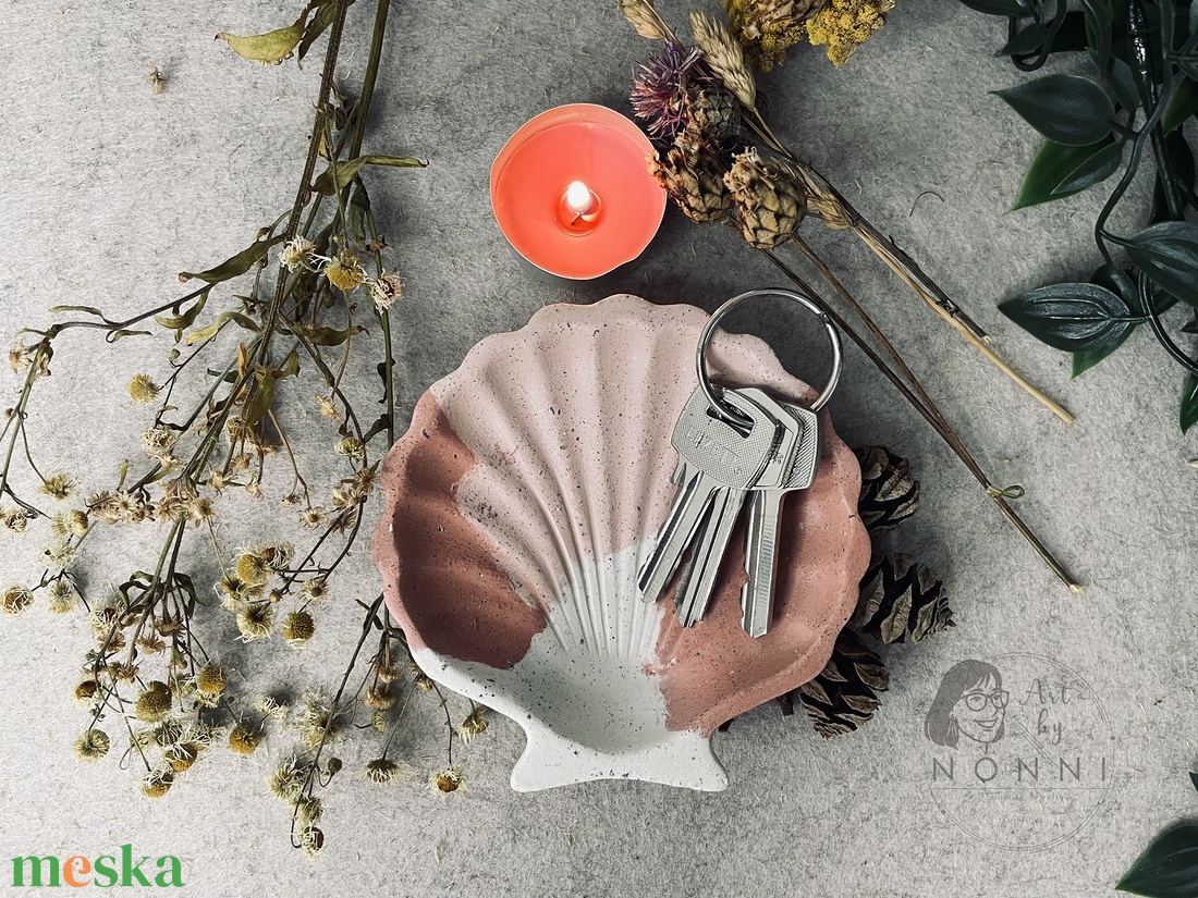 Beton ékszertartó - kagyló forma - otthon & életmód - dekoráció - asztal és polc dekoráció - dekorációs tál, tartó - Meska.hu