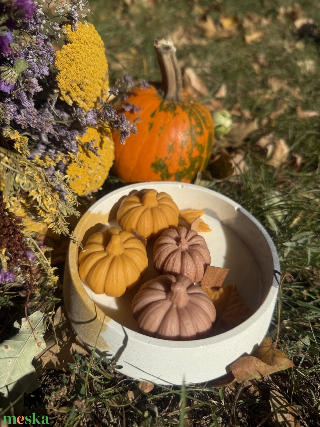 Beton dísztál szójaviasz gyertyadíszítéssel - ékszer - ékszertartó - ékszertartó tál - Meska.hu