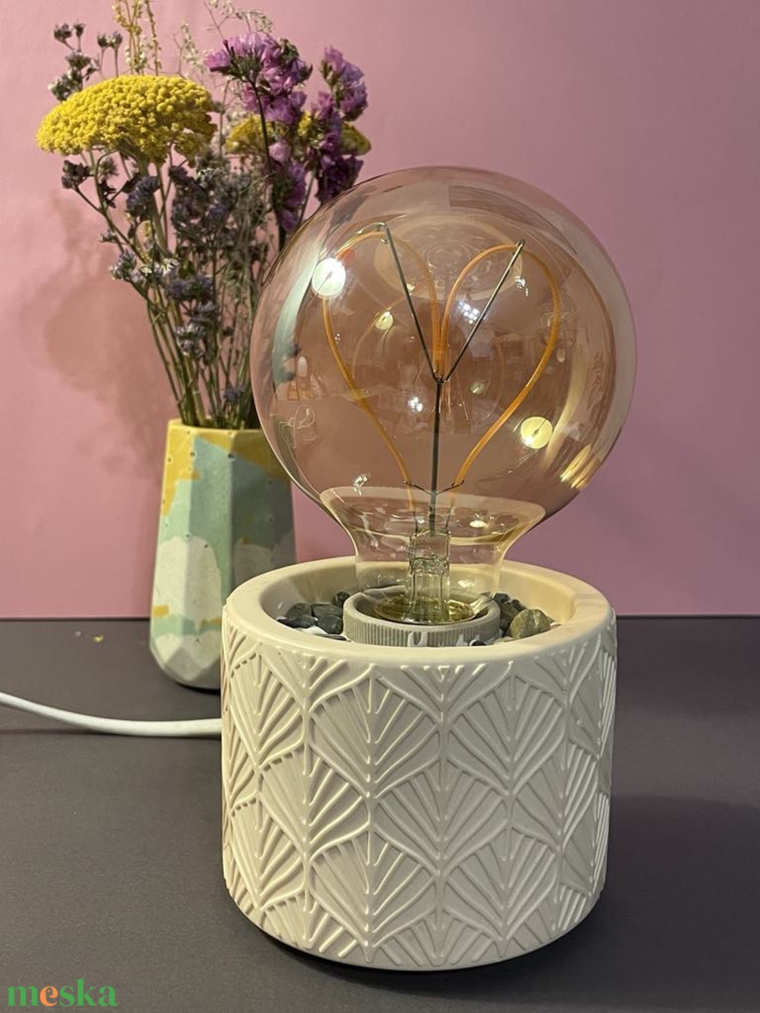 Jesmonite asztali lámpa - foszforeszkáló alappal - otthon & életmód - lámpa - asztali lámpa - Meska.hu