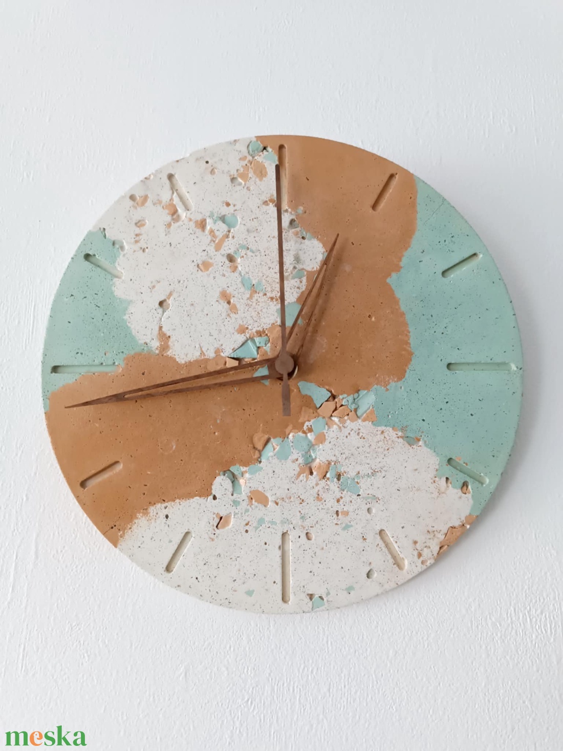 Beton falióra - otthon & életmód - dekoráció - fali és függő dekoráció - falióra & óra - Meska.hu