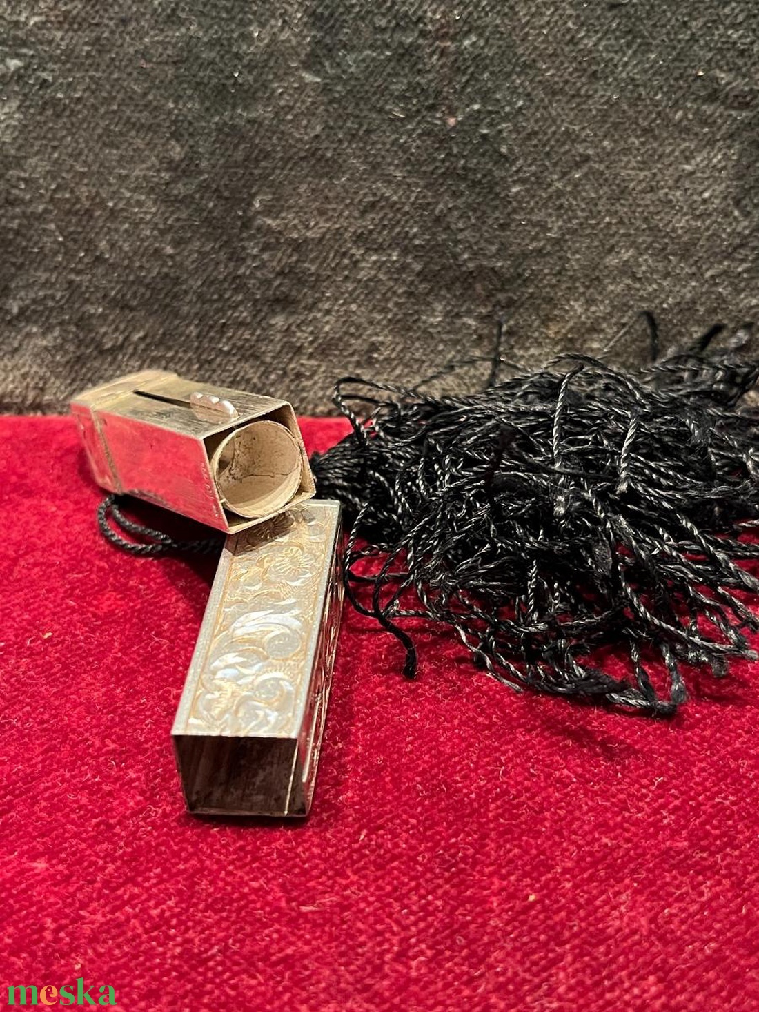 Art Deco finom ezüst rúzstartó bojttal  gravírozott virágdíszítéssel, 19201930-as évek - szépségápolás - arcápolás - smink kellék - Meska.hu