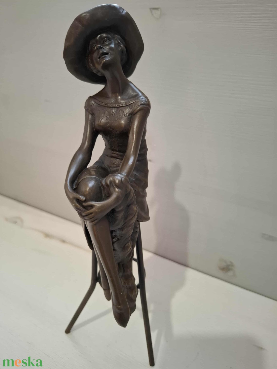 Art Deco bronzpatinás szobor D.H. Chiparus szignóval, Art Bronze Qualité France jelzéssel - művészet - szobor - fém - Meska.hu