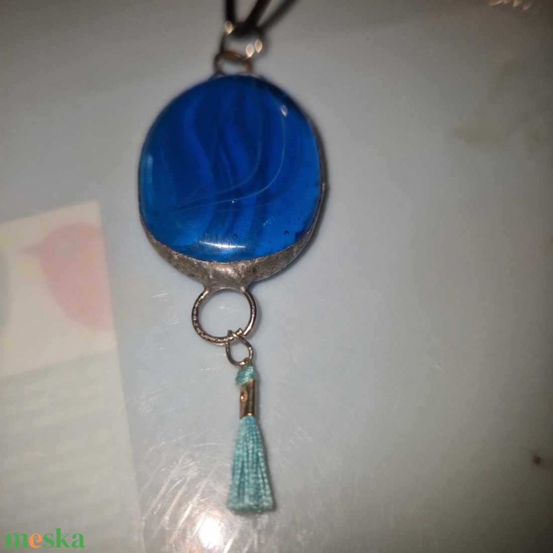 Kéküvegolvasztásos, foglalatos nyaklánc - ékszer - nyaklánc - bojtos nyaklánc - Meska.hu