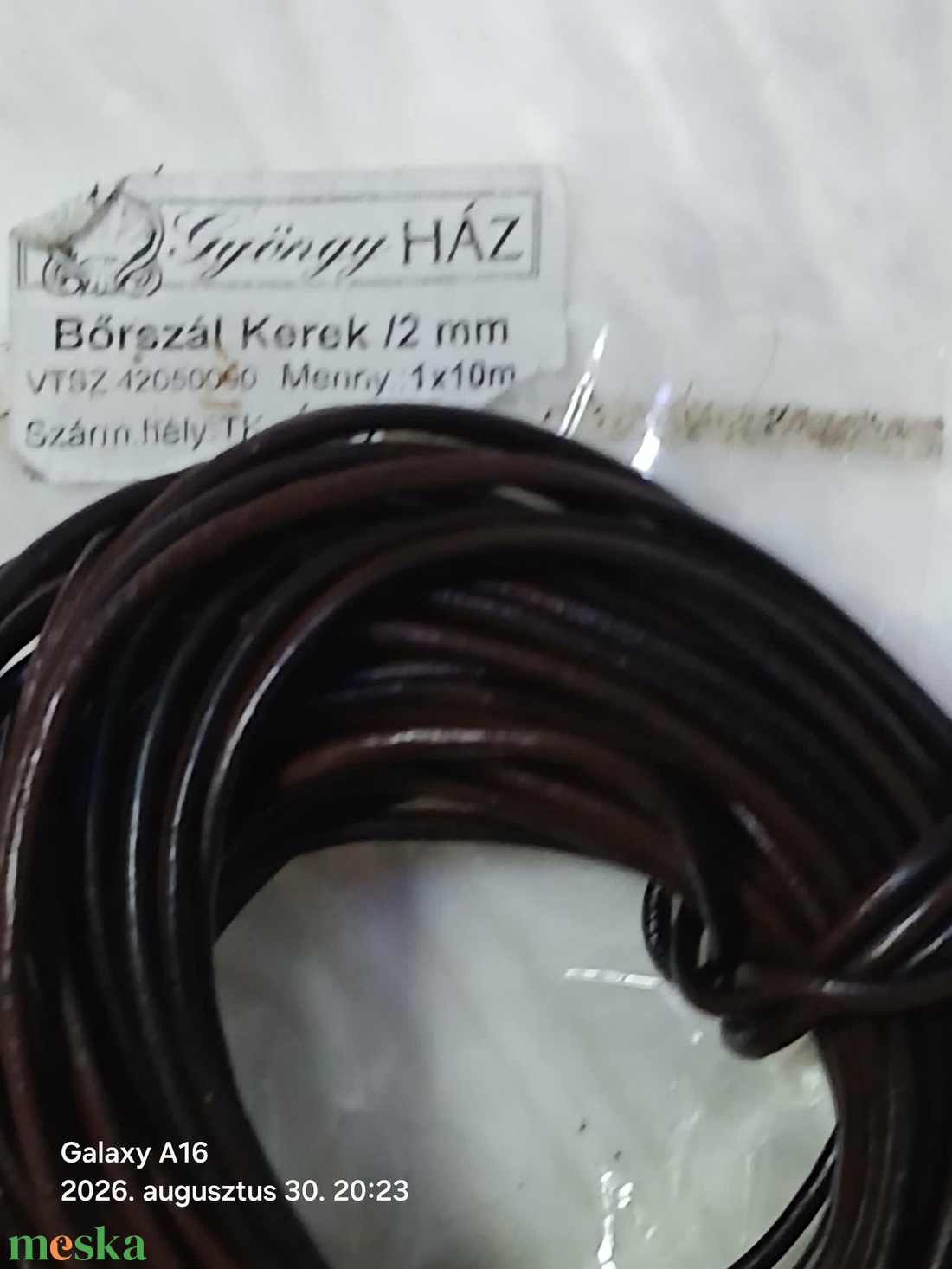 Valodi  VASTAG kerek bőrszál sötétbarna szinü - kellékek & szerszámok - rövidáru - fonal, cérna - bőr szál - Meska.hu