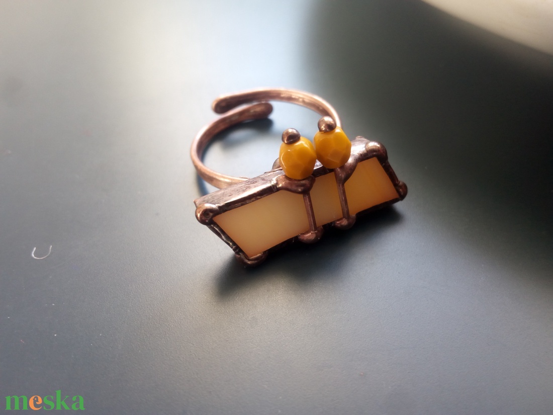 Bézs üvegékszer gyűrű, cuki - ékszer - gyűrű - statement gyűrű - Meska.hu