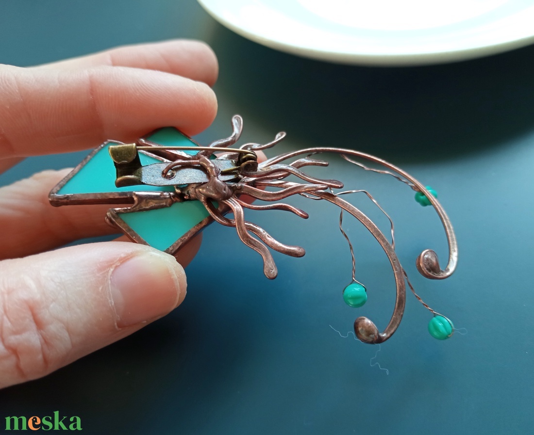 Türkiz üvegékszer bross, kitűző, Lény - ékszer - kitűző és bross - kitűző - Meska.hu Türkiz üvegékszer bross, kitűző, Lény - ékszer - kitűző és bross - kitűző - Meska.hu