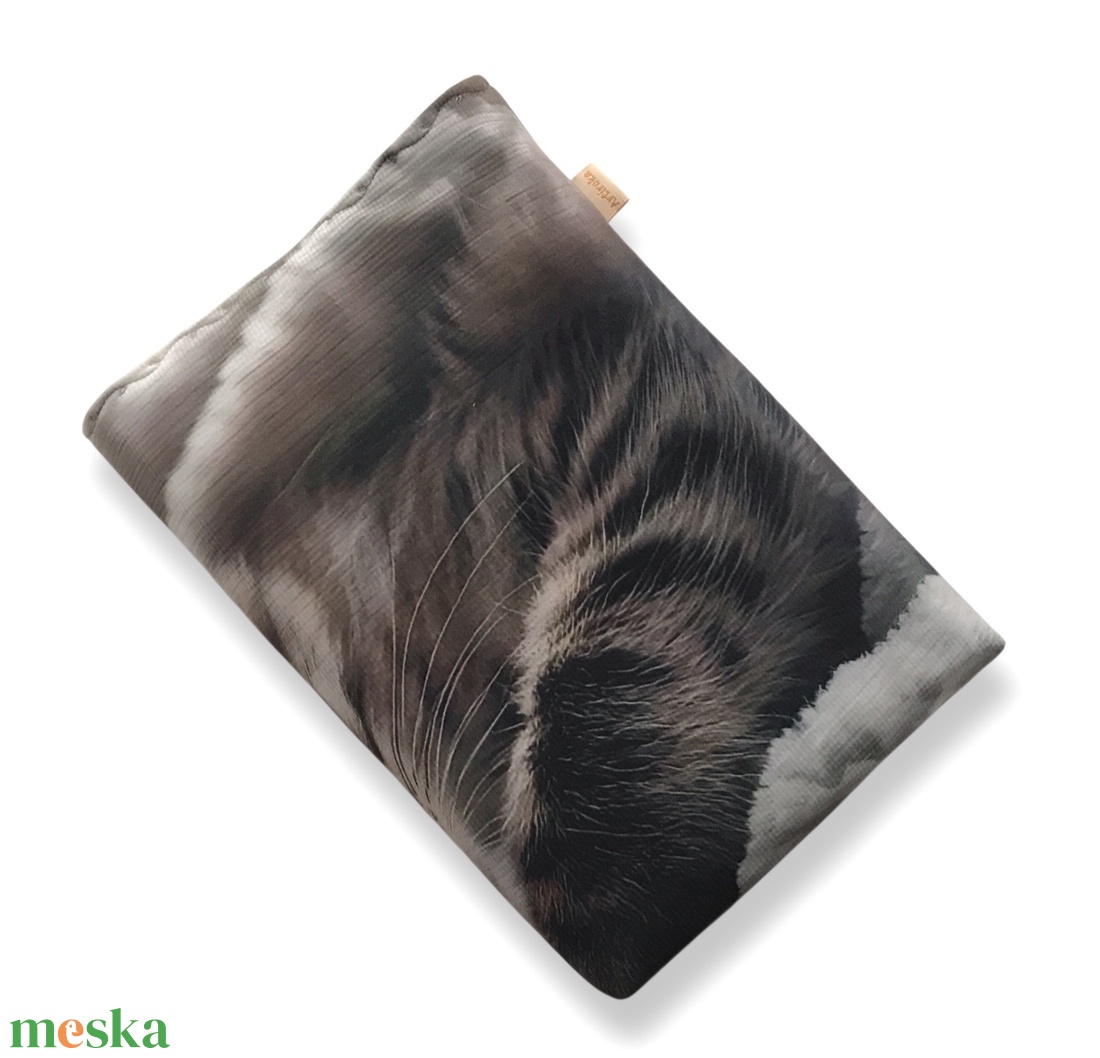 Könyvtok, pihenő cica mintával, gombos zárral - Artiroka - könyv & zene - könyvtok - Meska.hu