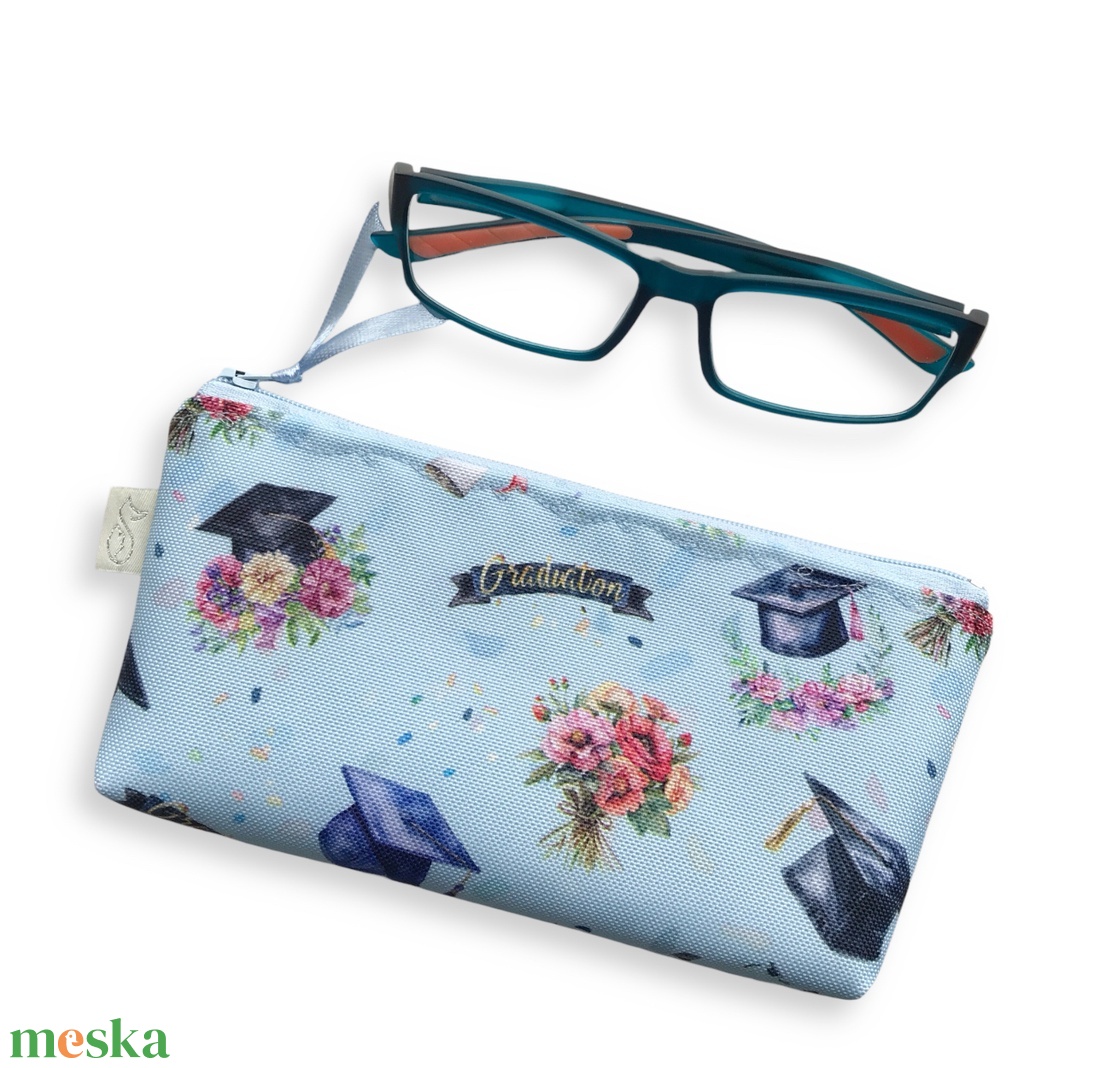 Diploma átadó irattartó pénztárca vagy tolltartó neszesszer, szemüvegtok akár névhímzéssel - táska & tok - neszesszer - Meska.hu