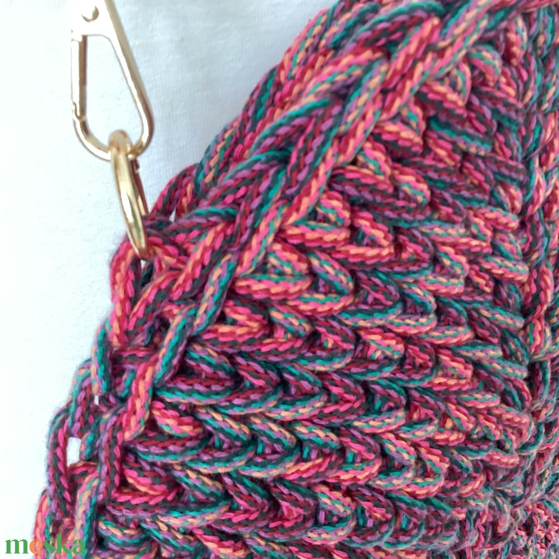 Háromszög alakú, horgolt, színes táska - táska & tok - kézitáska & válltáska - válltáska - Meska.hu